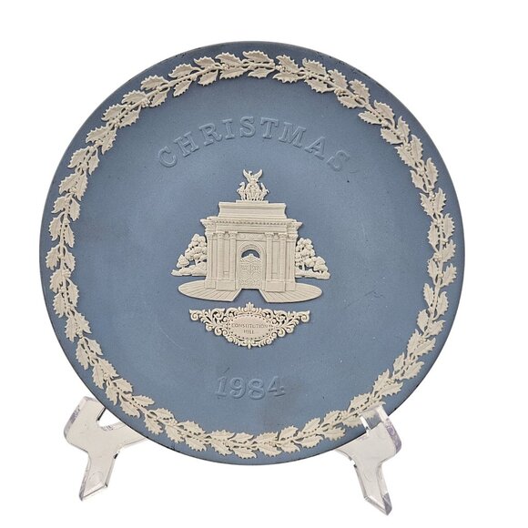Vintage Wedgwood Collector Plate Constitution Hill 84 Christmas Blue Jasperware - Picture 1 of 9